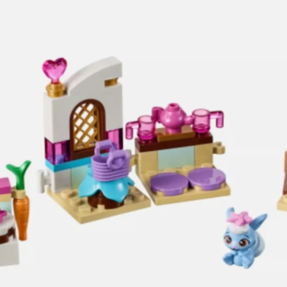 LEGO Disney Berry's Kitchen (41143) ~ 100% Complete with Box and Manual